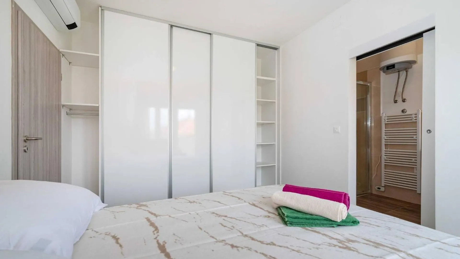 My Dalmatia - Apartment Blagdan One With Private Parking Zadar